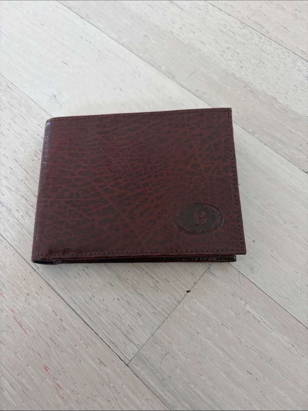 Vintage red/Brown Leather Bi-Fold Wallet with Coin Pocket